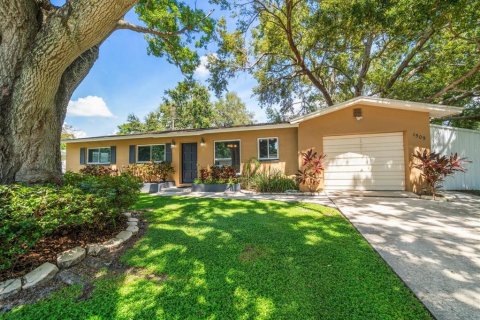 House in Clearwater, Florida 3 bedrooms, 104.52 sq.m. № 1916781 - photo 29
