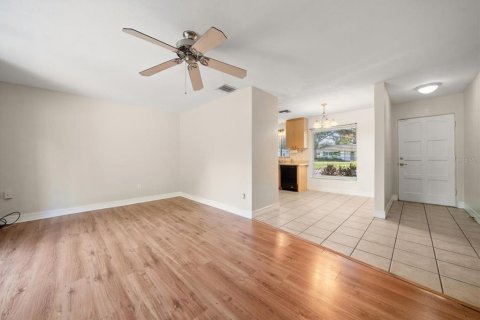 House in Clearwater, Florida 3 bedrooms, 104.52 sq.m. № 1916781 - photo 6