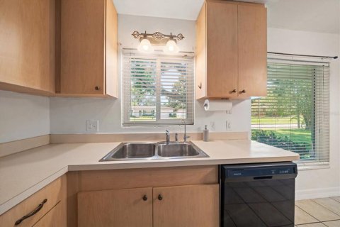 House in Clearwater, Florida 3 bedrooms, 104.52 sq.m. № 1916781 - photo 9
