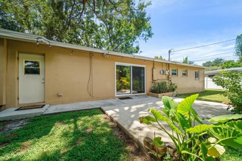 House in Clearwater, Florida 3 bedrooms, 104.52 sq.m. № 1916781 - photo 24