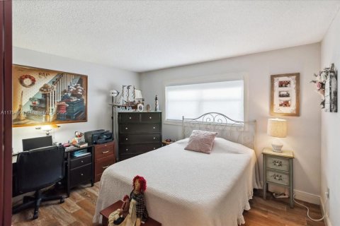Condo in North Miami Beach, Florida, 2 bedrooms  № 1707045 - photo 26