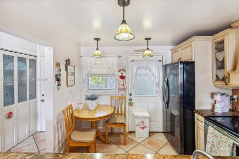 Condo in North Miami Beach, Florida, 2 bedrooms  № 1707045 - photo 18