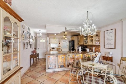 Condo in North Miami Beach, Florida, 2 bedrooms  № 1707045 - photo 24