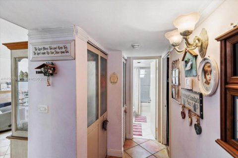 Condo in North Miami Beach, Florida, 2 bedrooms  № 1707045 - photo 28