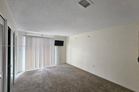 Condominio en venta en Titusville, Florida, 2 dormitorios № 2012329 - foto 3