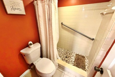 Condo in Leesburg, Florida, 2 bedrooms  № 2379819 - photo 18