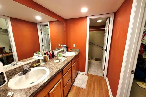 Condo in Leesburg, Florida, 2 bedrooms  № 2379819 - photo 17