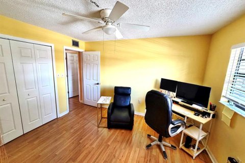 Condo in Leesburg, Florida, 2 bedrooms  № 2379819 - photo 22