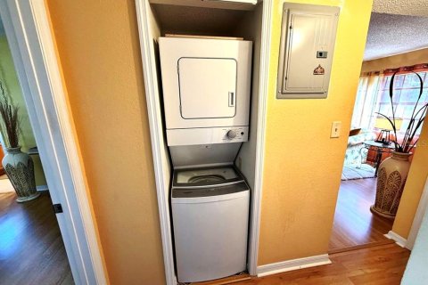 Condo in Leesburg, Florida, 2 bedrooms  № 2379819 - photo 27