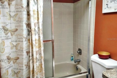 Condo in Leesburg, Florida, 2 bedrooms  № 2379819 - photo 25