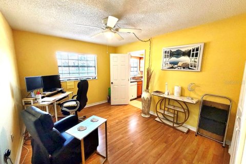 Condo in Leesburg, Florida, 2 bedrooms  № 2379819 - photo 21