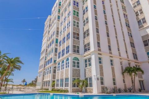 Снять в аренду кондоминиум в Сент-Пит-Бич, Флорида 2 спальни, 139.35м2, № 2226760 - фото 9