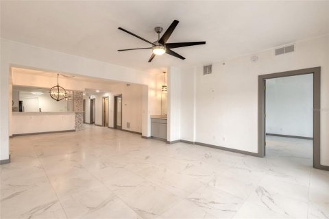 Condominio en venta en New Smyrna Beach, Florida, 2 dormitorios, 155.05 m2 № 2148272 - foto 13