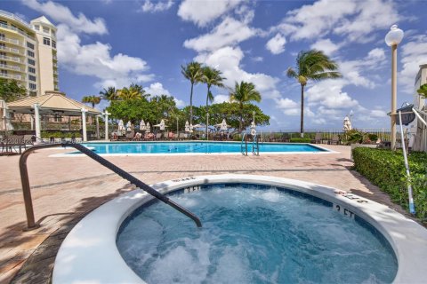 Купить кондоминиум в Форт-Лодердейл, Флорида 2 спальни, 139.35м2, № 2066703 - фото 29