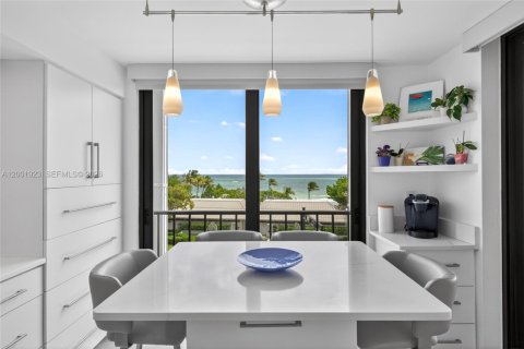 Купить кондоминиум в Форт-Лодердейл, Флорида 2 спальни, 139.35м2, № 2066703 - фото 11