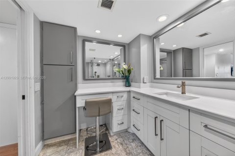 Купить кондоминиум в Форт-Лодердейл, Флорида 2 спальни, 139.35м2, № 2066703 - фото 24