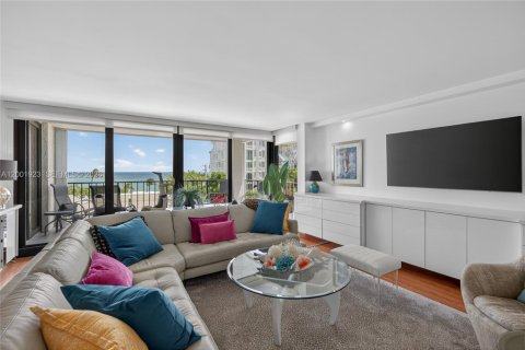 Купить кондоминиум в Форт-Лодердейл, Флорида 2 спальни, 139.35м2, № 2066703 - фото 9