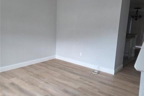 Touwnhouse à vendre à Kissimmee, Floride: 2 chambres, 104.05 m2 № 2388923 - photo 7
