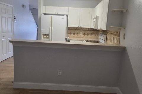 Touwnhouse à vendre à Kissimmee, Floride: 2 chambres, 104.05 m2 № 2388923 - photo 5