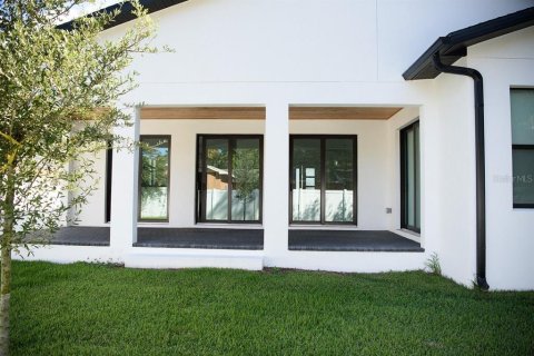 House in Tampa, Florida 4 bedrooms, 209.49 sq.m. № 1913000 - photo 22