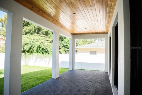 House in Tampa, Florida 4 bedrooms, 209.49 sq.m. № 1913000 - photo 20