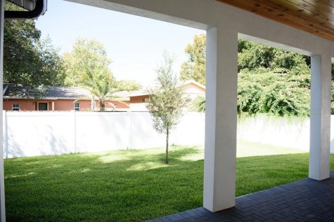 House in Tampa, Florida 4 bedrooms, 209.49 sq.m. № 1913000 - photo 21
