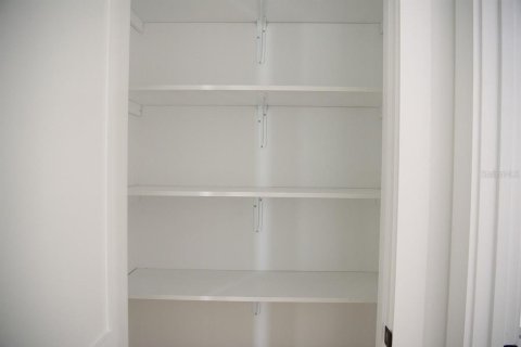 House in Tampa, Florida 4 bedrooms, 209.49 sq.m. № 1913000 - photo 10