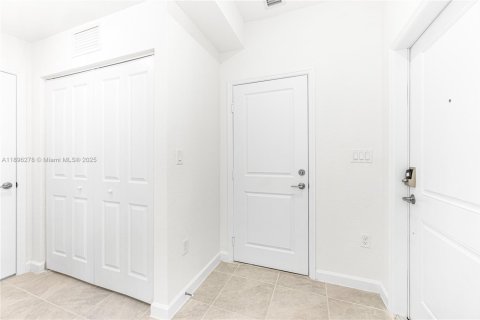 Снять в аренду виллу или дом в Хомстед, Флорида 5 спален, № 1950432 - фото 19