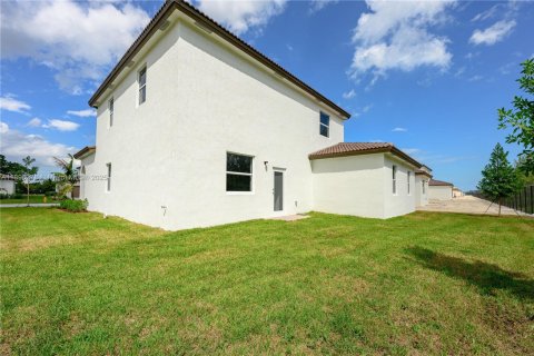 Снять в аренду виллу или дом в Хомстед, Флорида 5 спален, № 1950432 - фото 2