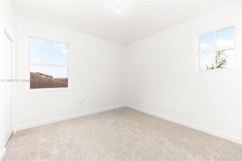 Снять в аренду виллу или дом в Хомстед, Флорида 5 спален, № 1950432 - фото 7