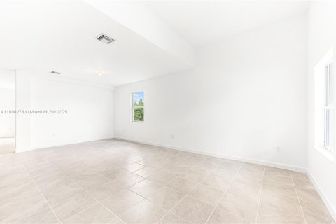 Снять в аренду виллу или дом в Хомстед, Флорида 5 спален, № 1950432 - фото 18