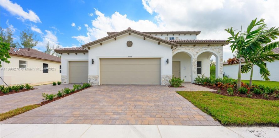 Дом в Хомстед, Флорида 5 спален № 1950432