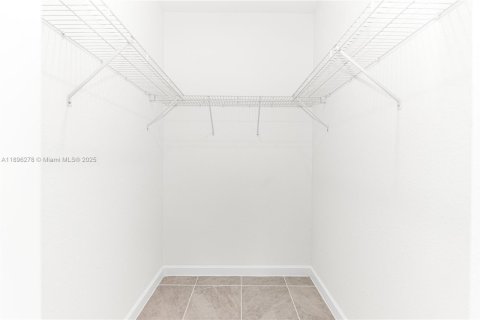 Снять в аренду виллу или дом в Хомстед, Флорида 5 спален, № 1950432 - фото 27