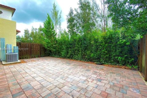 Снять в аренду виллу или дом в Дорал, Флорида 3 спальни, 187.76м2, № 1949653 - фото 28