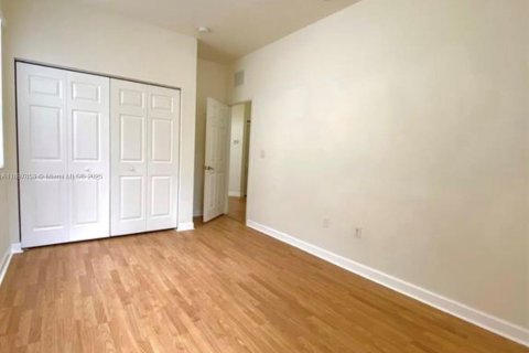 Снять в аренду виллу или дом в Дорал, Флорида 3 спальни, 187.76м2, № 1949653 - фото 24