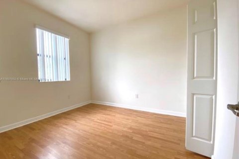 Снять в аренду виллу или дом в Дорал, Флорида 3 спальни, 187.76м2, № 1949653 - фото 21