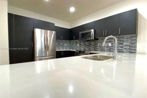 Снять в аренду виллу или дом в Дорал, Флорида 3 спальни, 187.76м2, № 1949653 - фото 14