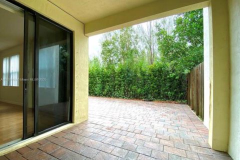 Снять в аренду виллу или дом в Дорал, Флорида 3 спальни, 187.76м2, № 1949653 - фото 27