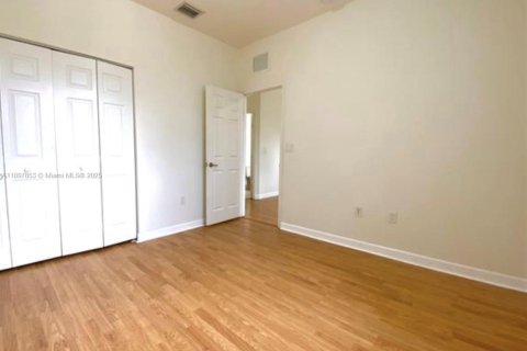 Снять в аренду виллу или дом в Дорал, Флорида 3 спальни, 187.76м2, № 1949653 - фото 22