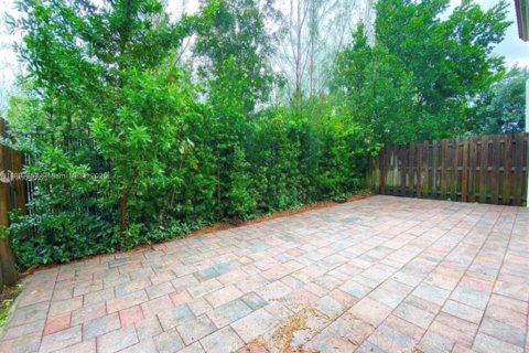 Снять в аренду виллу или дом в Дорал, Флорида 3 спальни, 187.76м2, № 1949653 - фото 29