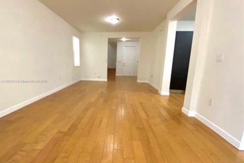 Снять в аренду виллу или дом в Дорал, Флорида 3 спальни, 187.76м2, № 1949653 - фото 5