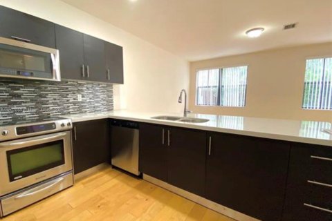 Снять в аренду виллу или дом в Дорал, Флорида 3 спальни, 187.76м2, № 1949653 - фото 12