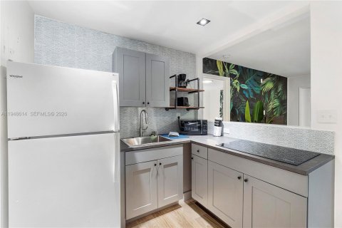 Propiedad comercial en venta en Fort Lauderdale, Florida № 2089085 - foto 20