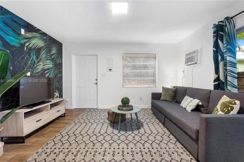 Propiedad comercial en venta en Fort Lauderdale, Florida № 2089085 - foto 18