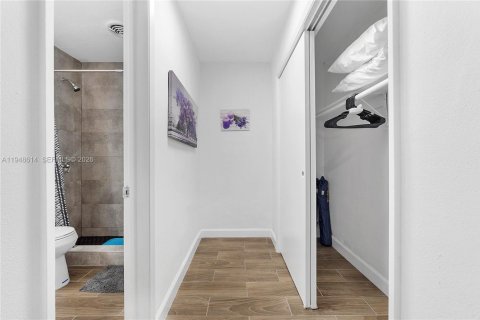 Propiedad comercial en venta en Fort Lauderdale, Florida № 2089085 - foto 22