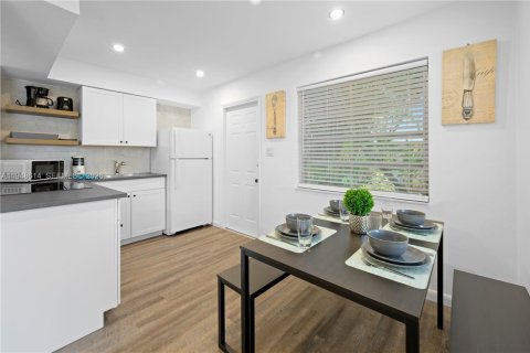 Propiedad comercial en venta en Fort Lauderdale, Florida № 2089085 - foto 9