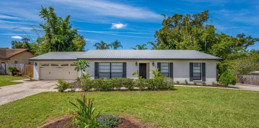 Villa ou maison à Dover, Floride 3 chambres, 136.75 m2 № 2398758