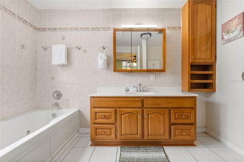 Immobilier commercial à vendre à Clearwater, Floride: 5 chambres, 253.07 m2 № 2128706 - photo 20