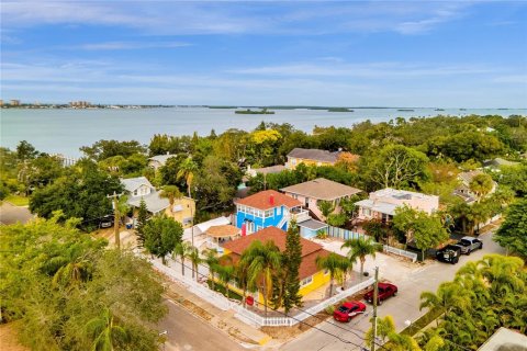 Immobilier commercial à Clearwater, Floride 5 chambres, 253.07 m2 № 2128706