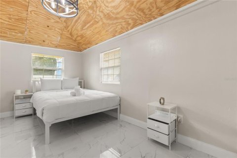 Immobilier commercial à vendre à Clearwater, Floride: 5 chambres, 253.07 m2 № 2128706 - photo 11